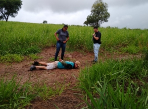  Polícia Civil prende homem flagrado esfaqueando ex-mulher na rua de Avaré