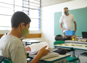 Primeira semana do retorno das aulas conta com 60% dos alunos previstos