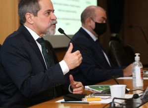 Covid-19: prioridade será de vacina em fase mais avançada, diz governo