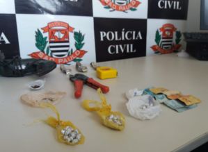 Menor é apreendido por tráfico de drogas na Vila Diana