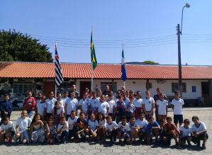 Alunos da escola “Vera Brisola” participam da “Escolinha da PM”