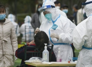 China confina meio milhão de pessoas por foco de covid