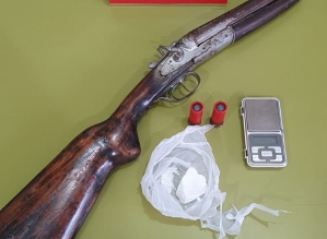 Itaí: Casal é preso por tráfico de drogas e posse ilegal de arma após denúncia de parente