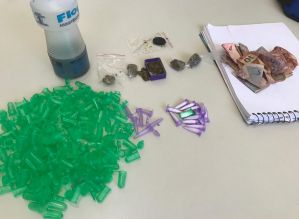 Polícia Civil apreende adolescente na Vila do Tico por tráfico de drogas
