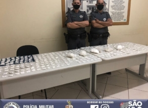 Funcionária de hotel de Avaré é flagrada com mais de 600 papelotes de drogas