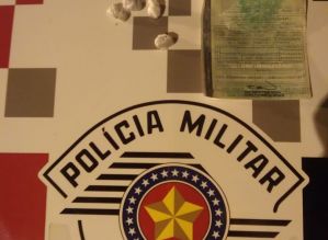 Traficante embriagado é preso pela PM