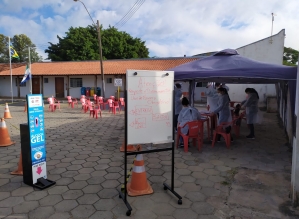 Profissionais de segurança pública são vacinados em Avaré