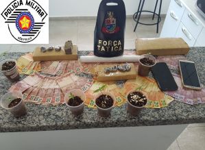 Força Tática prende dois casais de traficantes em Itaí