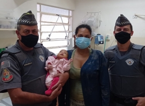 Polícia Militar reanima bebê engasgado em Piraju