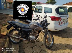 Polícia Militar captura indivíduo procurado da Justiça com moto adulterada em Paranapanema