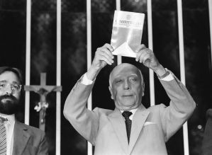 Vida longa à Constituição de 1988!