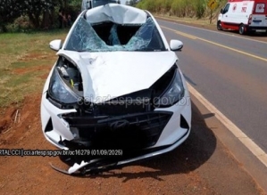 Mulher morre atropelada por carro na SP-255 em Itaí