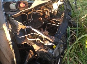 Pai e filha morrem após batida entre carro e carreta em rodovia de Taquarituba