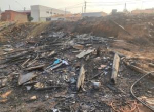 Homem é preso por matar cão carbonizado após atear fogo em barraco em Agudos