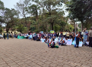 Estudantes protagonizam passeata do Dia do Meio Ambiente