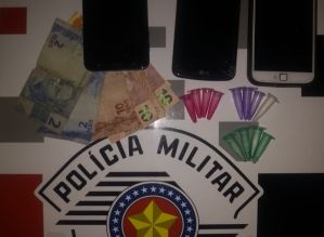 Menores são flagrados com drogas em Arandú