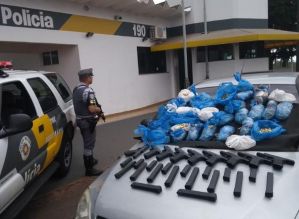 Motorista é flagrado com arsenal de armas e quase 7,5 mil munições em rodovia