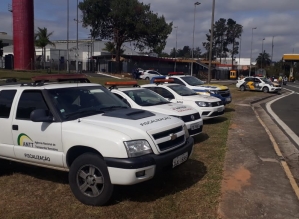 ARTESP apreende ônibus irregular com passagens comercializadas por aplicativo na Castello Branco