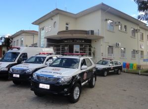 Polícia Civil prende casal por tráfico de drogas no Costa Azul
