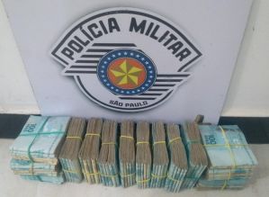 TOR  flagra homem com cigarros contrabandeados na SP-280 – Castello Branco