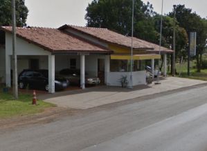 Mulher suspeita de atropelar policiais rodoviários é detida e presta depoimento