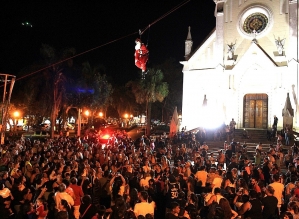 Papai Noel de tirolesa é uma das atrações do 3º Natal Cultural