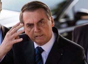 Após demitir Mandetta, Bolsonaro ataca Maia: “Parece que intenção é me tirar do governo”