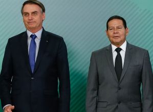Vice é sempre uma sombra, mas por enquanto está tudo bem, diz Bolsonaro