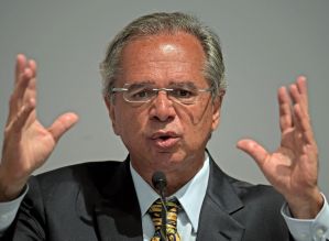 Guedes quer eliminar piso para saúde e educação em estados e municípios