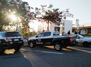PC prende 4 em operação contra quadrilha suspeita de furtar dezenas de veículos