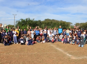 Foguetes construídos por alunos são lançados no Campo Municipal