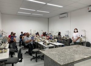 Alunos da Faculdade Eduvale participam de atividade na APAE