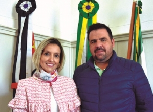 Carla Flores deixa secretaria e fala sobre convite para ser pré-candidata