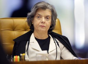 Cármen Lúcia diz que sem imprensa livre, Justiça não funciona bem