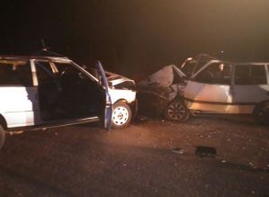 Acidente entre dois carros deixa feridos em vicinal de Itaí