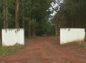 Polícia apreende suposto carro usado em fuga de criminosos após morte de caseiro em Manduri