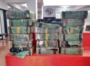 Polícia Rodoviária apreende mais de 300 kg de maconha na Castello Branco em Itatinga