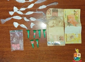 Dupla é presa ao ser flagrada com porções de cocaína e ecstasy em Paranapanema