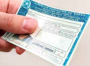 Lei que permite 40 pontos na CNH é sancionada por Bolsonaro