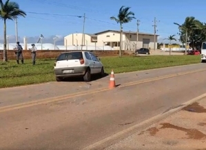 Motorista de carro morre em acidente com caminhão no interior de SP