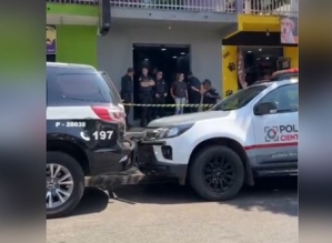 Adolescente mata amigo ao manusear arma em barbearia no interior de SP