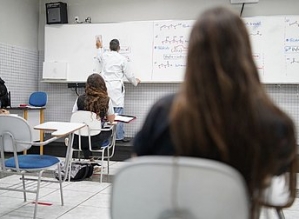 Piso nacional dos professores sobe para R$ 4.420,55