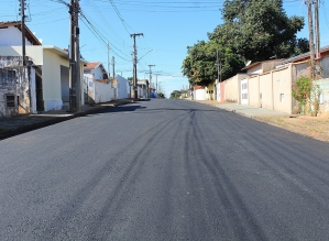 Rua do Calvário, no Jardim Vera Cruz, é integralmente recapeada