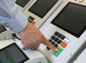 PEC que acaba com reeleição é ineficaz e inoportuna