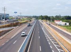 Homem morre atropelado na rodovia João Mellão em Avaré