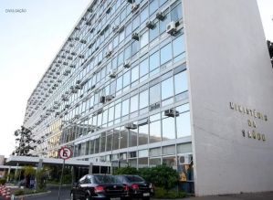Ministério da Saúde orienta comprar medicamento com sobrepreço e, depois, levar o caso ao MP