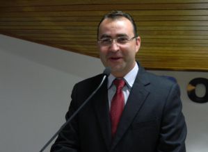 Zandoná cobra que repostas da prefeitura sejam completas para melhor fiscalização