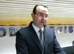 VEREADOR PEDE EXPLICAÇÕES SOBRE OS SALÁRIOS DOS SERVIDORES DO SAMU