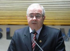 Após pedido de cassação, Câmara arquiva pedido contra Sérgio Fernandes