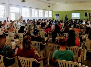 Especialista expõe a BNCC aos profissionais da educação em Avaré